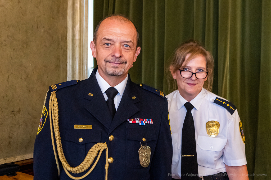 umk_1938.jpg-swieto, straz miejska, strazy miejskiej, uroczystosc, odznaczenia, odznaczen  Autor: P. Wojnarowski