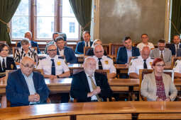 umk_1991.jpg-swieto, straz miejska, strazy miejskiej, uroczystosc, odznaczenia, odznaczen