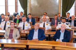 umk_1992.jpg-swieto, straz miejska, strazy miejskiej, uroczystosc, odznaczenia, odznaczen