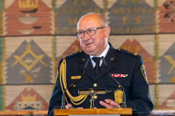 umk_2006.jpg-swieto, straz miejska, strazy miejskiej, uroczystosc, odznaczenia, odznaczen