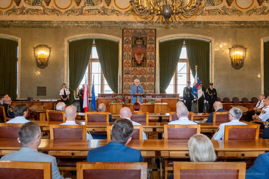 umk_2061.jpg-swieto, straz miejska, strazy miejskiej, uroczystosc, odznaczenia, odznaczen