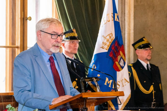 umk_2065.jpg-swieto, straz miejska, strazy miejskiej, uroczystosc, odznaczenia, odznaczen