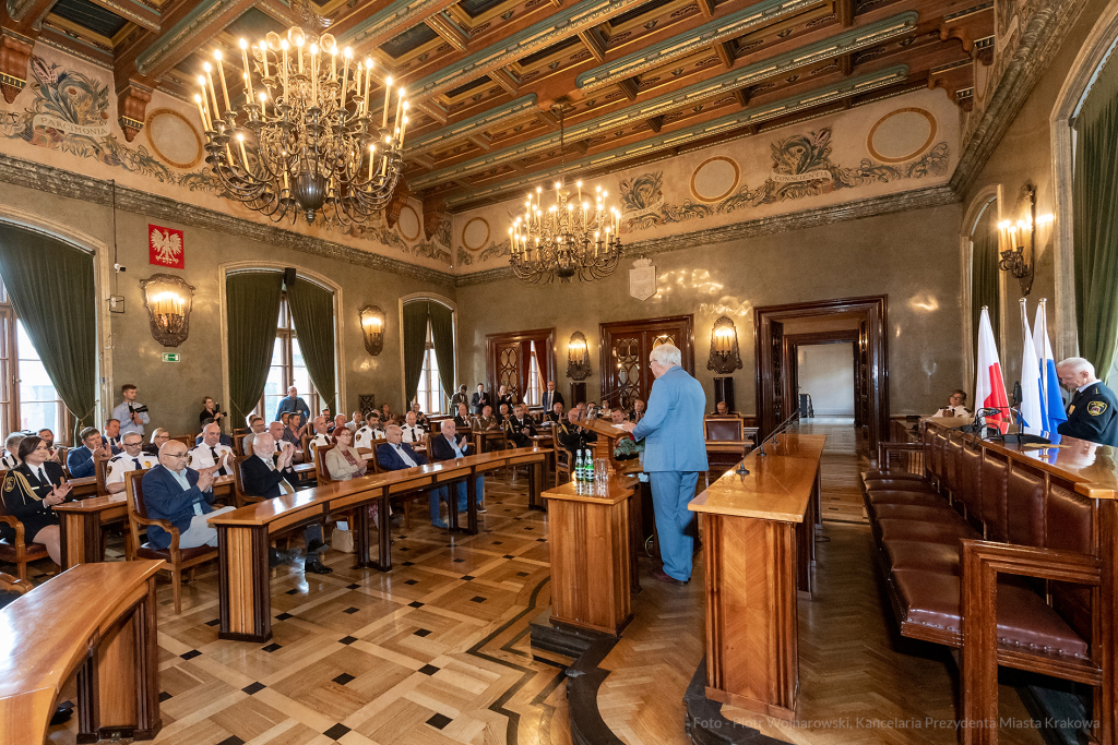 umk_2072.jpg-swieto, straz miejska, strazy miejskiej, uroczystosc, odznaczenia, odznaczen  Autor: P. Wojnarowski