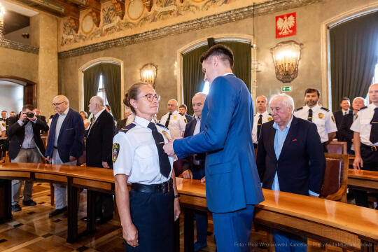 umk_2133.jpg-swieto, straz miejska, strazy miejskiej, uroczystosc, odznaczenia, odznaczen