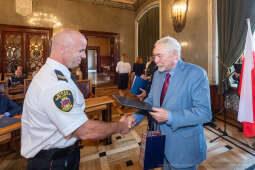 umk_2199.jpg-swieto, straz miejska, strazy miejskiej, uroczystosc, odznaczenia, odznaczen