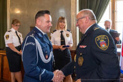 umk_2221.jpg-swieto, straz miejska, strazy miejskiej, uroczystosc, odznaczenia, odznaczen
