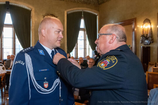umk_2238.jpg-swieto, straz miejska, strazy miejskiej, uroczystosc, odznaczenia, odznaczen