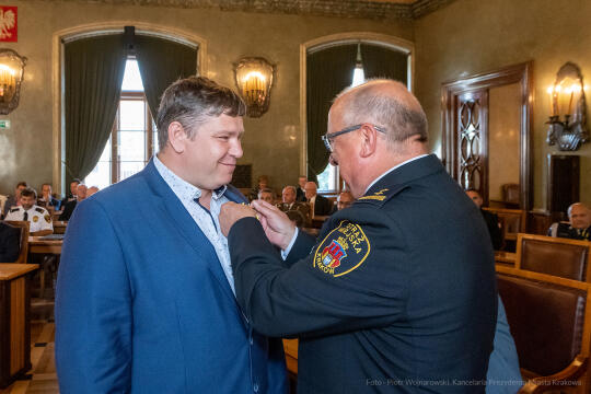 umk_2265.jpg-swieto, straz miejska, strazy miejskiej, uroczystosc, odznaczenia, odznaczen