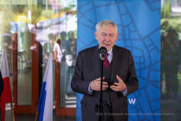 bs_220901_6272.jpg-SP50, Rok Szkolny, Nowy Budynek, Majchrowski