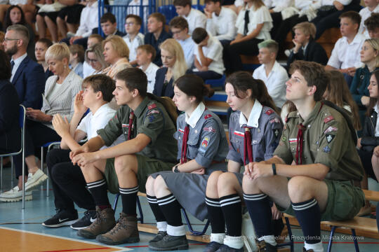 bs_220901_6545.jpg-SP50, Rok Szkolny, Nowy Budynek, Majchrowski