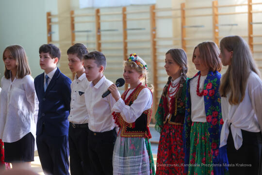 bs_220901_6626.jpg-SP50, Rok Szkolny, Nowy Budynek, Majchrowski