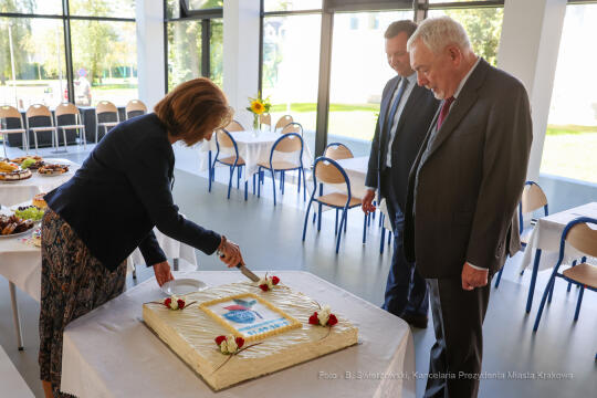 bs_220901_6646.jpg-SP50, Rok Szkolny, Nowy Budynek, Majchrowski