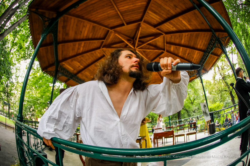 bs_220903_3422.jpg-Narodowe Czytanie  Autor: B. Świerzowski