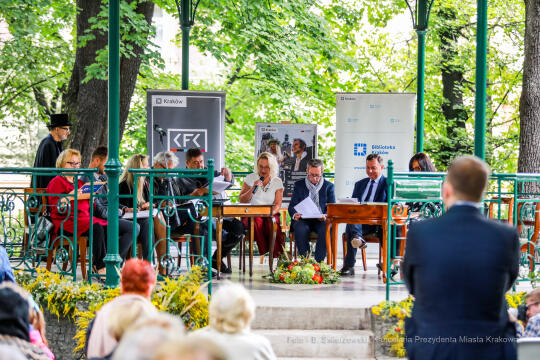 bs_220903_3480.jpg-Narodowe Czytanie