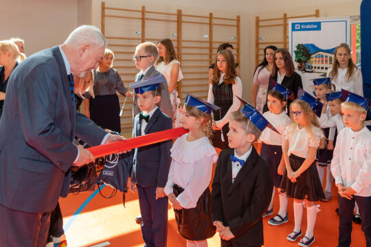 umk_4530.jpg-ślubowanie, pierwszaki, SP 134, Majchrowski