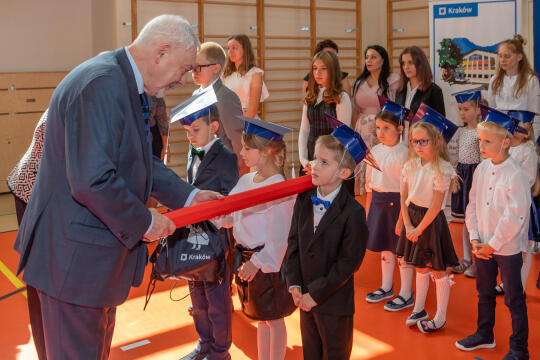 umk_4531.jpg-ślubowanie, pierwszaki, SP 134, Majchrowski