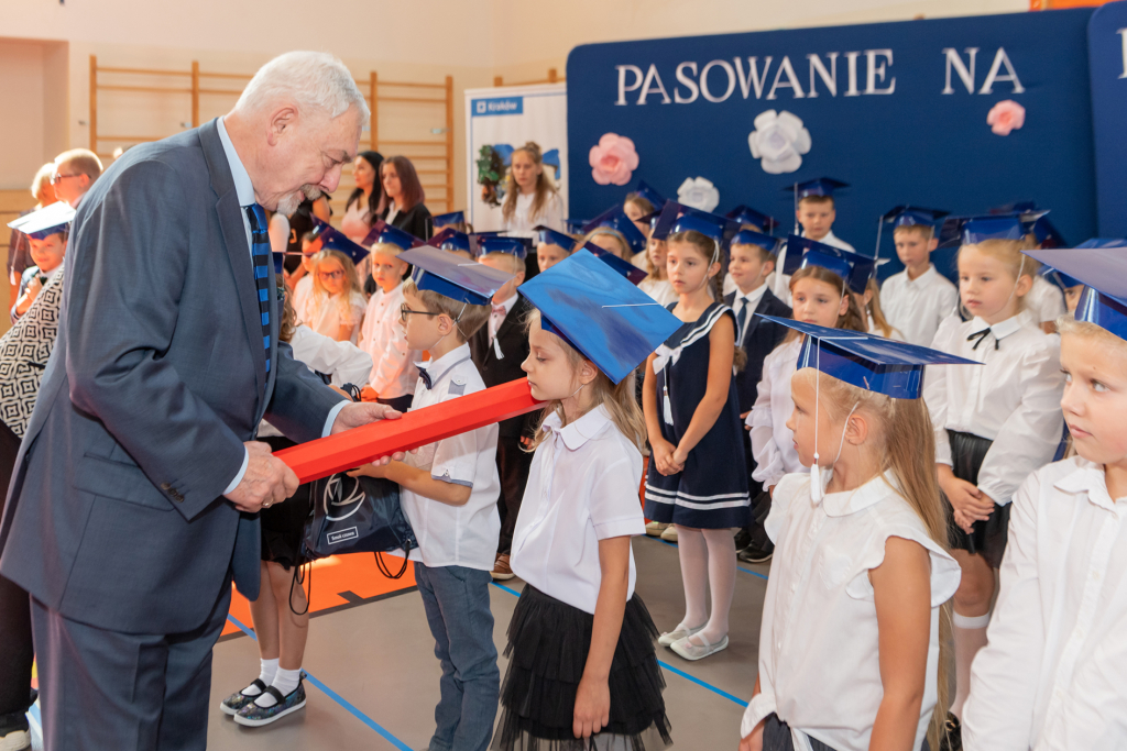 umk_4534.jpg-ślubowanie, pierwszaki, SP 134, Majchrowski  Autor: P. Wojnarowski