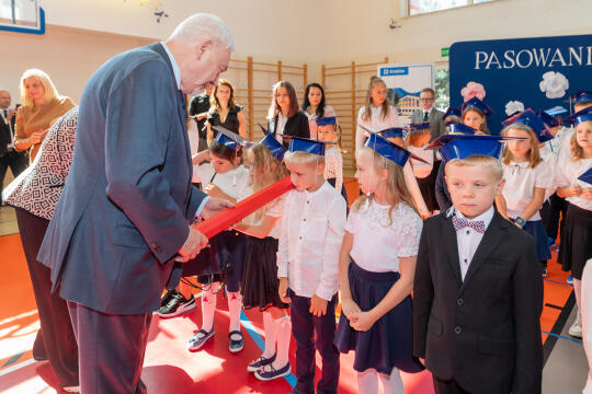 umk_4545.jpg-ślubowanie, pierwszaki, SP 134, Majchrowski