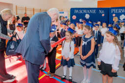 umk_4548.jpg-ślubowanie, pierwszaki, SP 134, Majchrowski