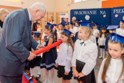 umk_4550.jpg-ślubowanie, pierwszaki, SP 134, Majchrowski