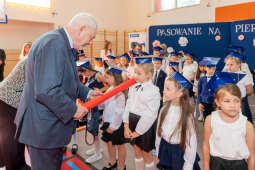 umk_4551.jpg-ślubowanie, pierwszaki, SP 134, Majchrowski