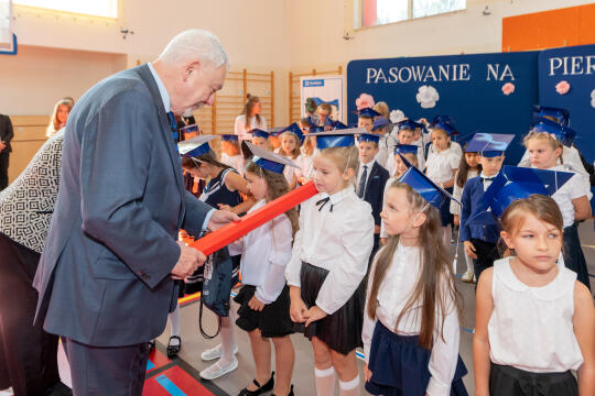 umk_4551.jpg-ślubowanie, pierwszaki, SP 134, Majchrowski