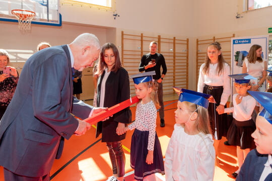 umk_4557.jpg-ślubowanie, pierwszaki, SP 134, Majchrowski