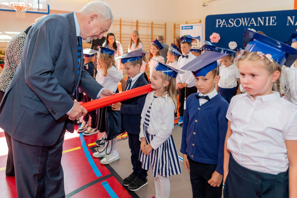 umk_4564.jpg-ślubowanie, pierwszaki, SP 134, Majchrowski  Autor: P. Wojnarowski