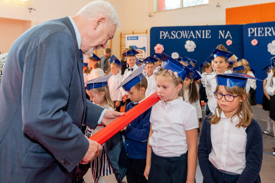 umk_4566.jpg-ślubowanie, pierwszaki, SP 134, Majchrowski