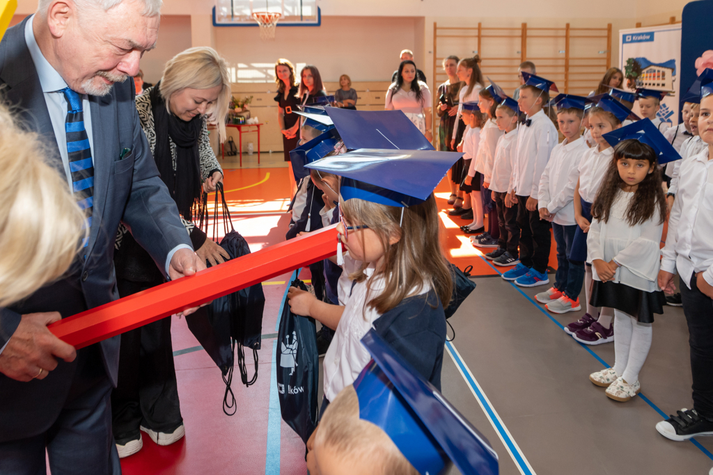 umk_4567.jpg-ślubowanie, pierwszaki, SP 134, Majchrowski  Autor: P. Wojnarowski