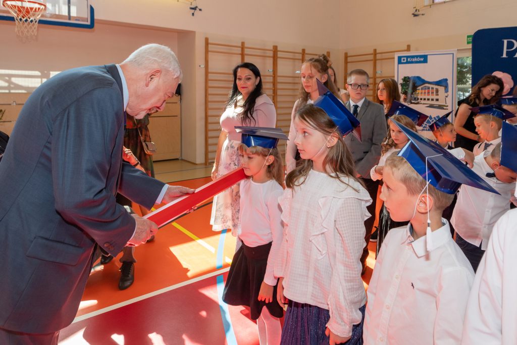 umk_4571.jpg-ślubowanie, pierwszaki, SP 134, Majchrowski  Autor: P. Wojnarowski