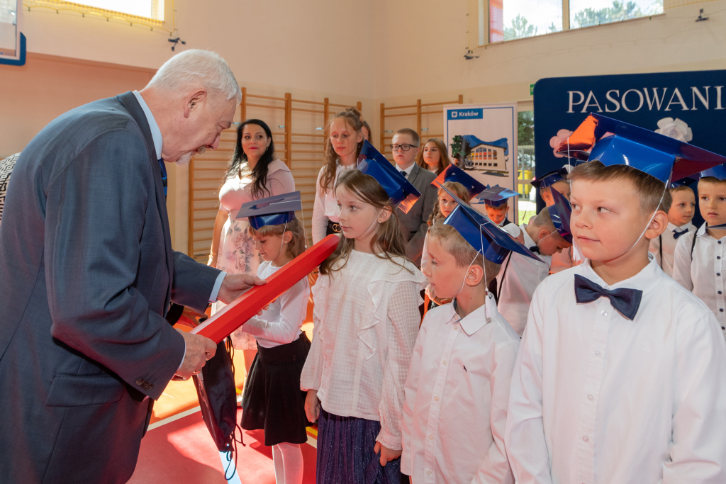 umk_4572.jpg-ślubowanie, pierwszaki, SP 134, Majchrowski  Autor: P. Wojnarowski