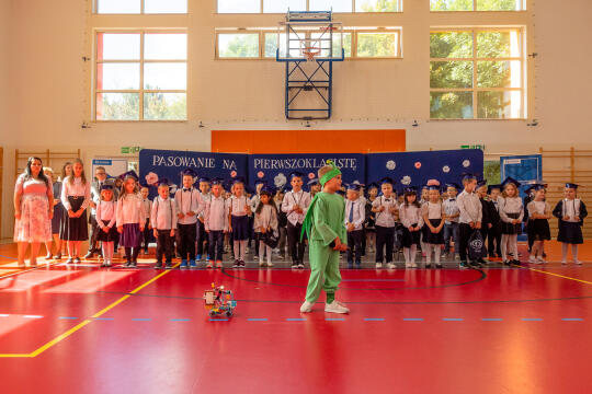 umk_4657.jpg-ślubowanie, pierwszaki, SP 134, Majchrowski