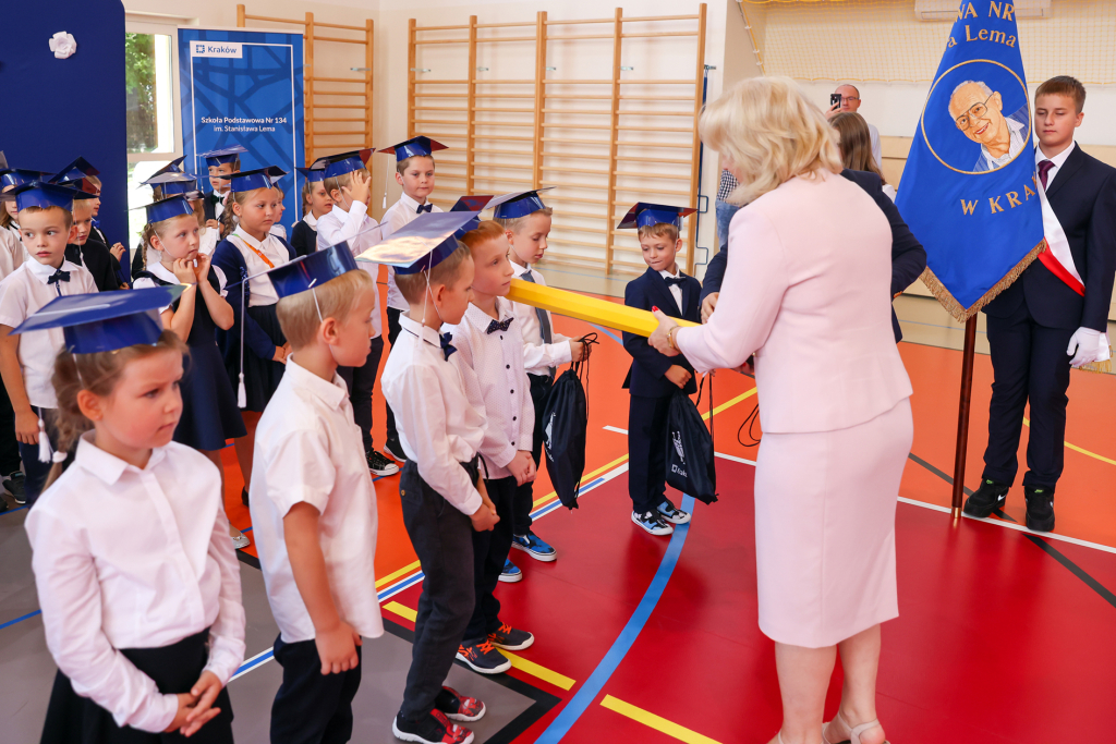 img_8551.jpg-ślubowanie, pierwszaki, SP 134, Majchrowski  Autor: Bogusław Świerzowski