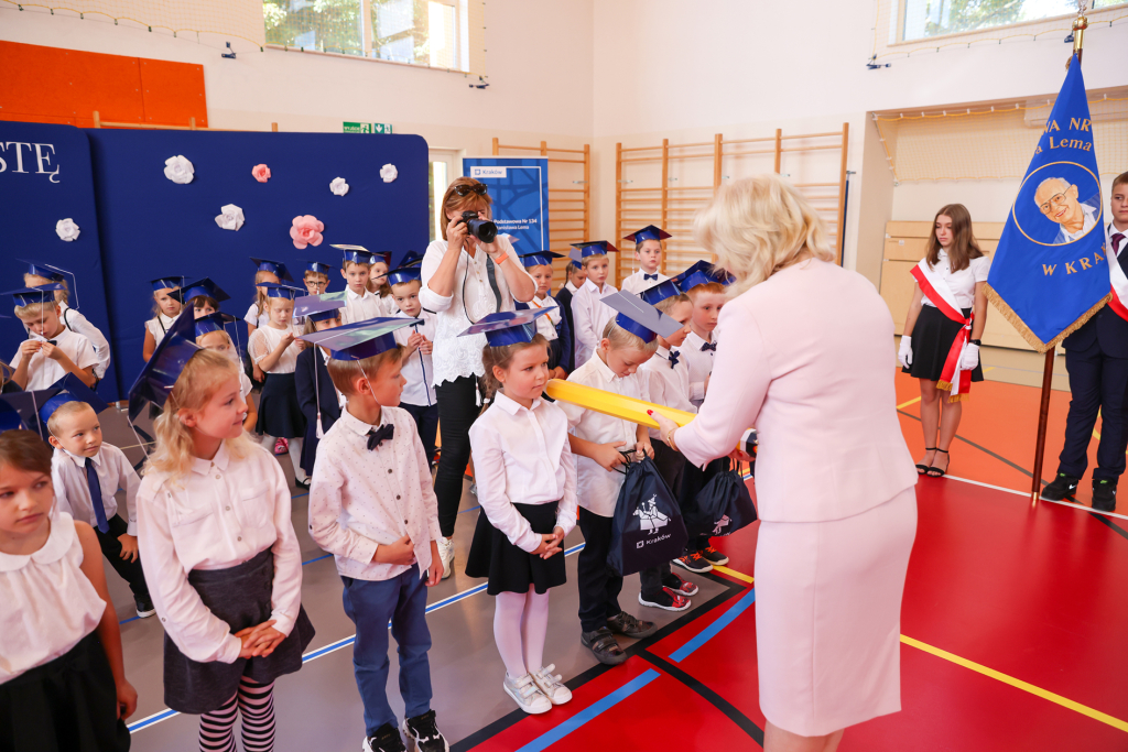 img_8557.jpg-ślubowanie, pierwszaki, SP 134, Majchrowski  Autor: Bogusław Świerzowski