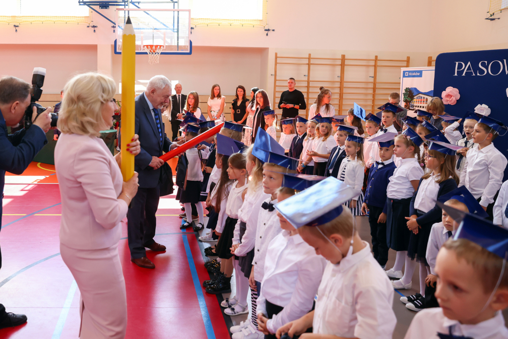 img_8558.jpg-ślubowanie, pierwszaki, SP 134, Majchrowski  Autor: Bogusław Świerzowski