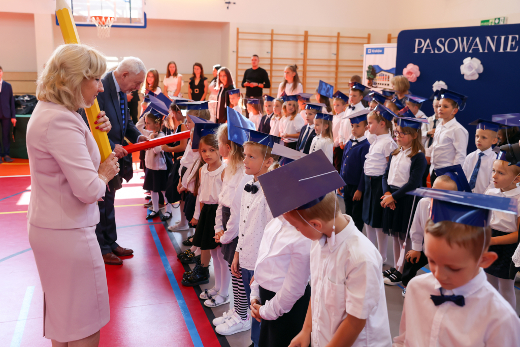 img_8560.jpg-ślubowanie, pierwszaki, SP 134, Majchrowski  Autor: Bogusław Świerzowski