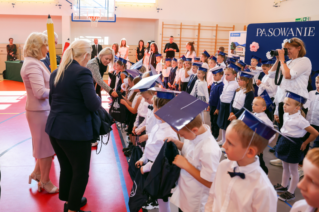 img_8562.jpg-ślubowanie, pierwszaki, SP 134, Majchrowski  Autor: Bogusław Świerzowski