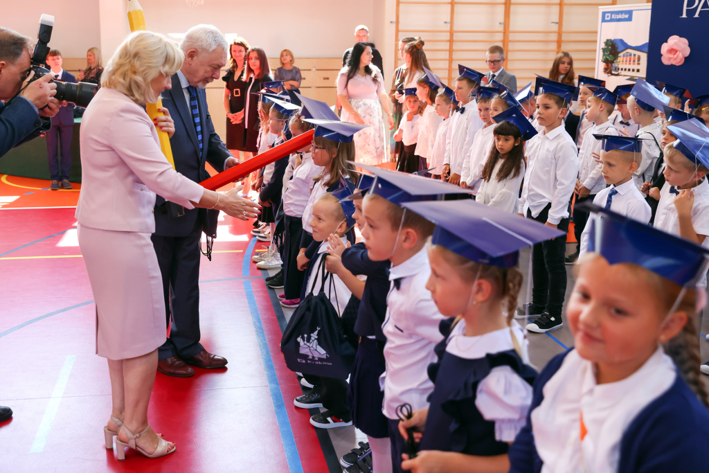 img_8576.jpg-ślubowanie, pierwszaki, SP 134, Majchrowski  Autor: Bogusław Świerzowski