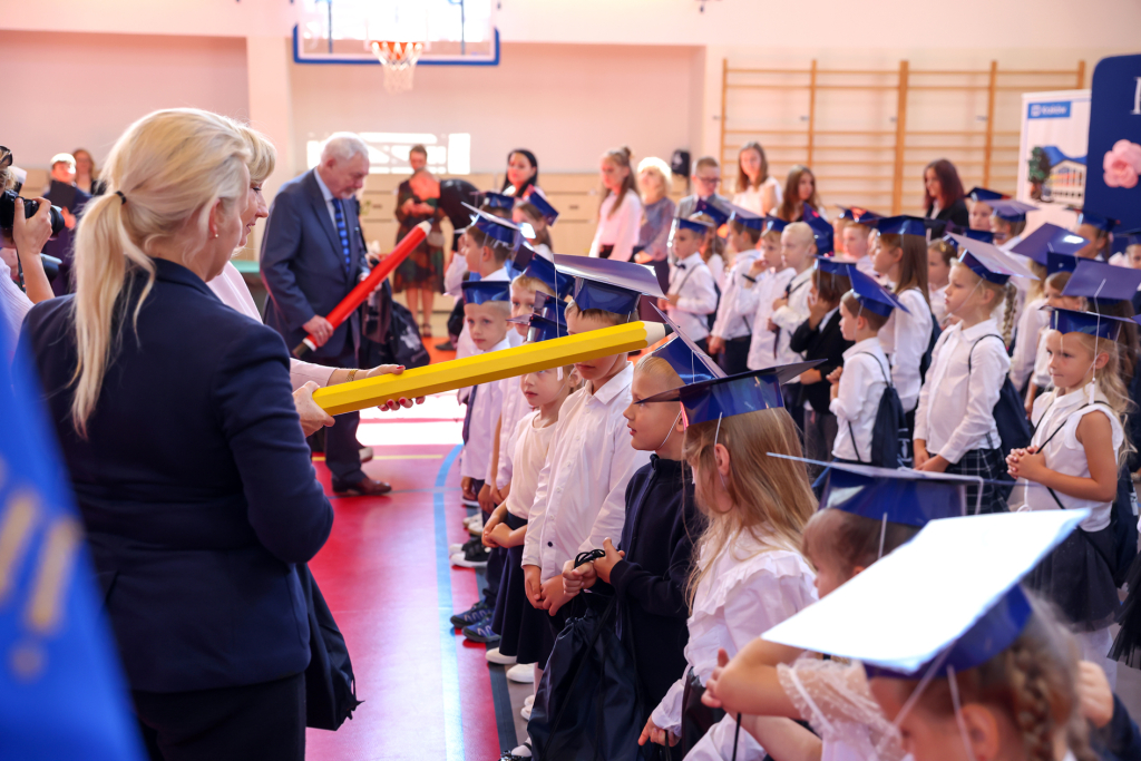 img_8584.jpg-ślubowanie, pierwszaki, SP 134, Majchrowski  Autor: Bogusław Świerzowski