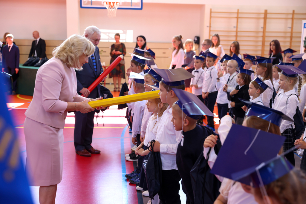 img_8587.jpg-ślubowanie, pierwszaki, SP 134, Majchrowski  Autor: Bogusław Świerzowski