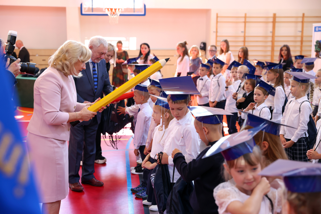 img_8589.jpg-ślubowanie, pierwszaki, SP 134, Majchrowski  Autor: Bogusław Świerzowski