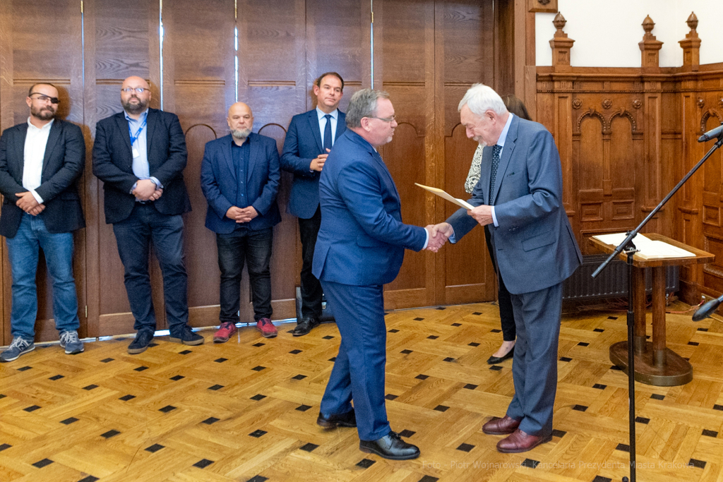 UMK, Majchrowski, Rada Działalności Pożytku Publicznego, inauguracja, V kadencja, wręczenie, pod  Autor: P. Wojnarowski