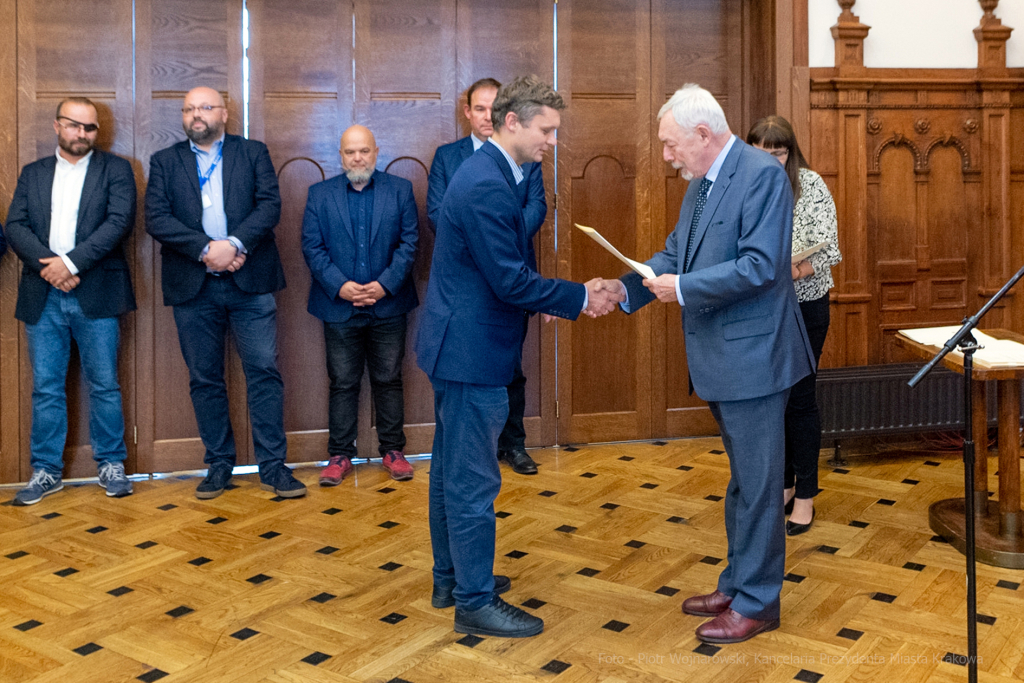 UMK, Majchrowski, Rada Działalności Pożytku Publicznego, inauguracja, V kadencja, wręczenie, pod  Autor: P. Wojnarowski