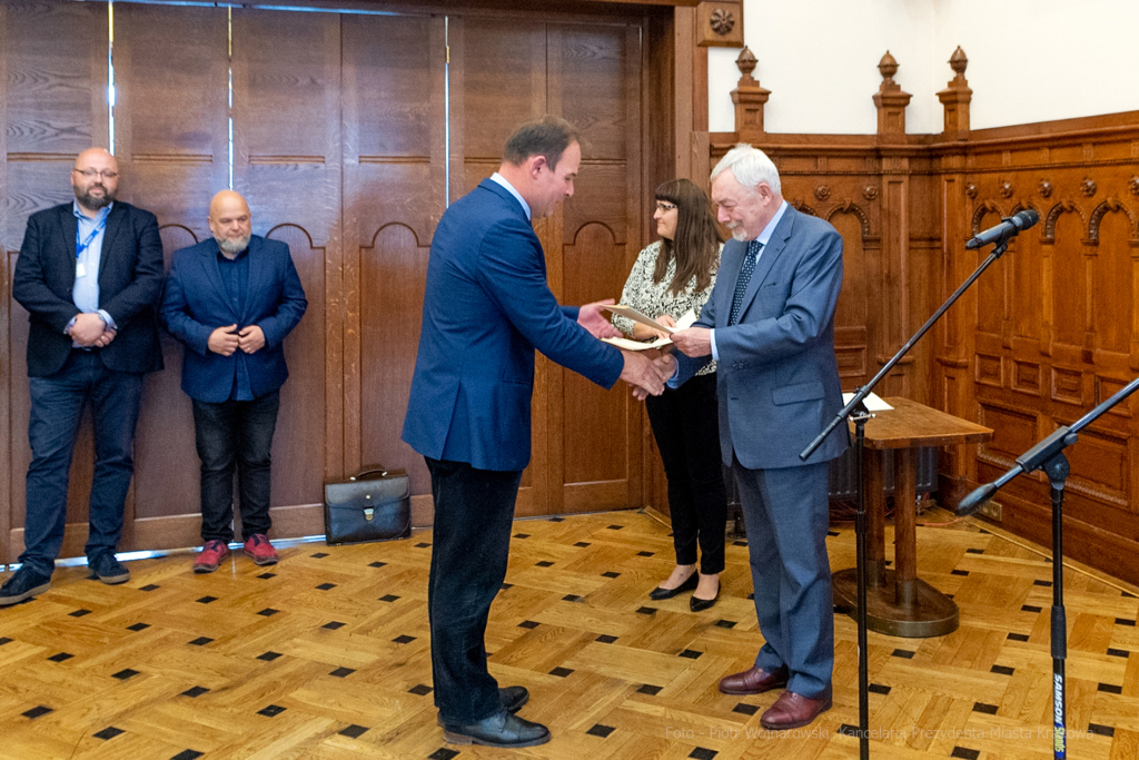 UMK, Majchrowski, Rada Działalności Pożytku Publicznego, inauguracja, V kadencja, wręczenie, pod  Autor: P. Wojnarowski