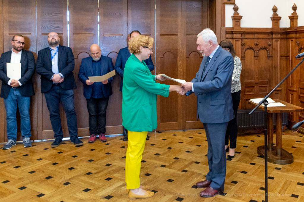 UMK, Majchrowski, Rada Działalności Pożytku Publicznego, inauguracja, V kadencja, wręczenie, pod  Autor: P. Wojnarowski