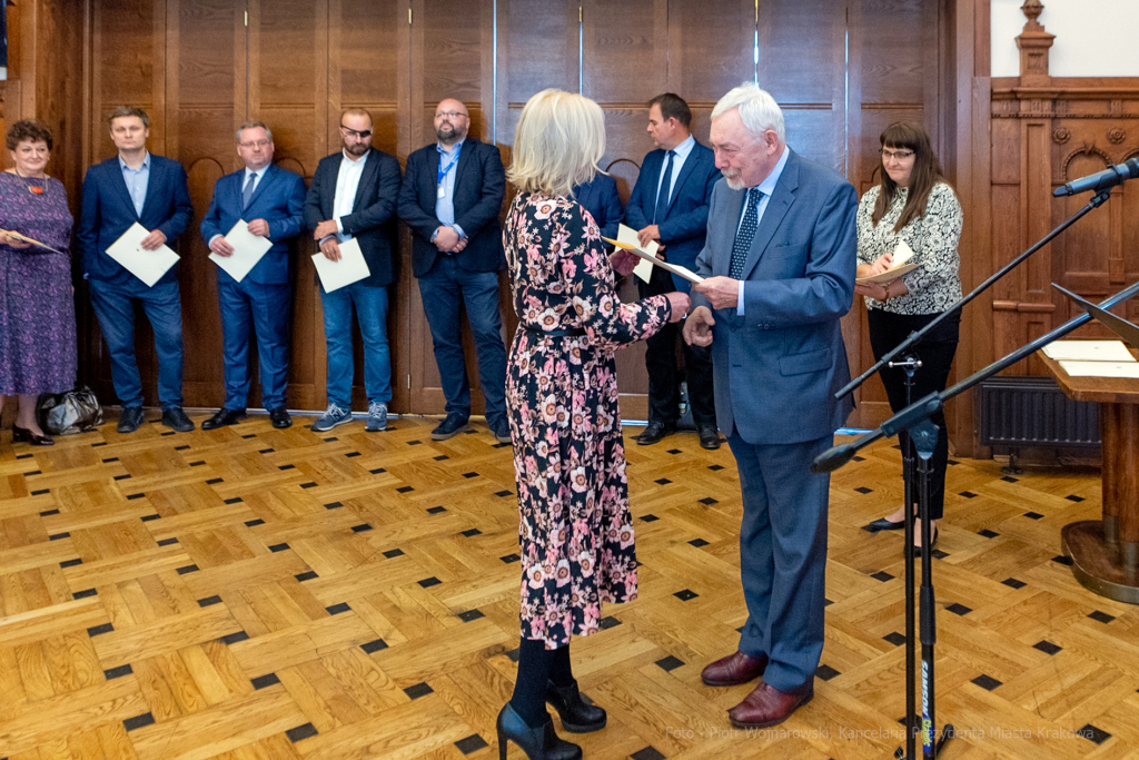 UMK, Majchrowski, Rada Działalności Pożytku Publicznego, inauguracja, V kadencja, wręczenie, pod  Autor: P. Wojnarowski