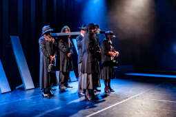 KTO, teatr, Majchrowski, Zoń, Jubileusz, Arcadia, 45, lat, istnienia, trąbka, spektakl, Różewicz