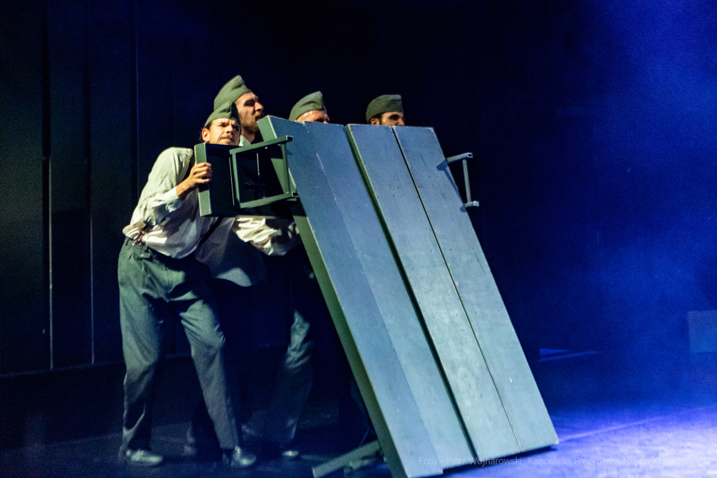 KTO, teatr, Majchrowski, Zoń, Jubileusz, Arcadia, 45, lat, istnienia, trąbka, spektakl, Różewicz  Autor: P. Wojnarowski