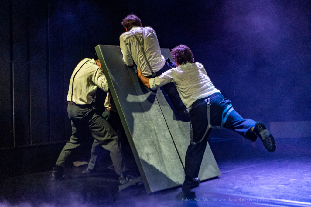 KTO, teatr, Majchrowski, Zoń, Jubileusz, Arcadia, 45, lat, istnienia, trąbka, spektakl, Różewicz  Autor: P. Wojnarowski